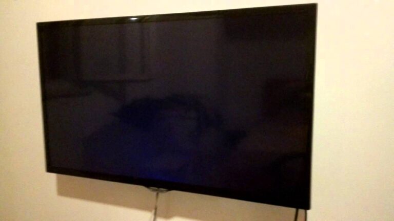 TV Samsung con schermo nero ma ancora acceso: soluzione facile e rapida.